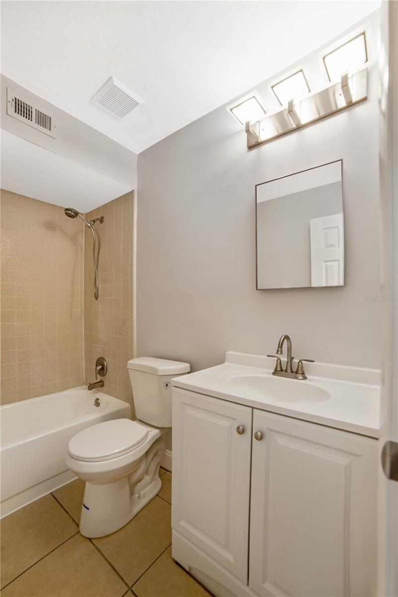 Image 16 of 31 For 4307 70th Terrace