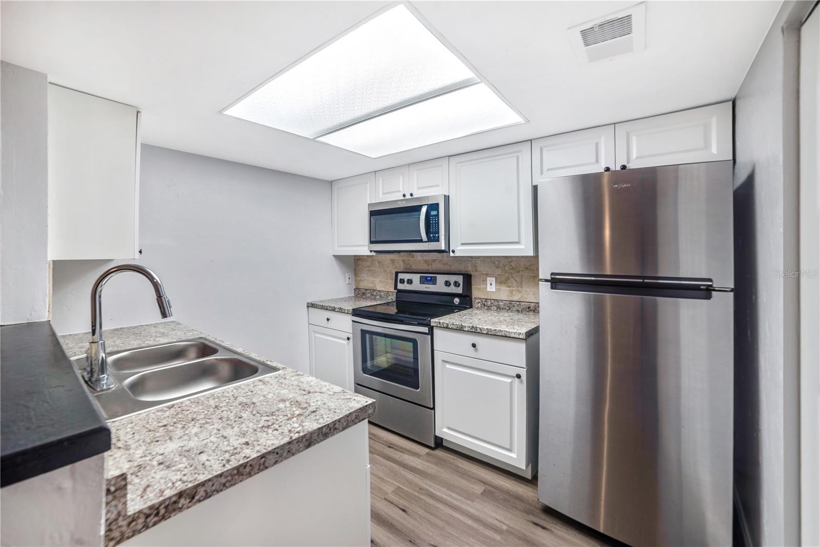 Image 17 of 31 For 4307 70th Terrace