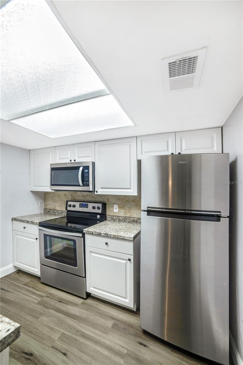 Image 18 of 31 For 4307 70th Terrace