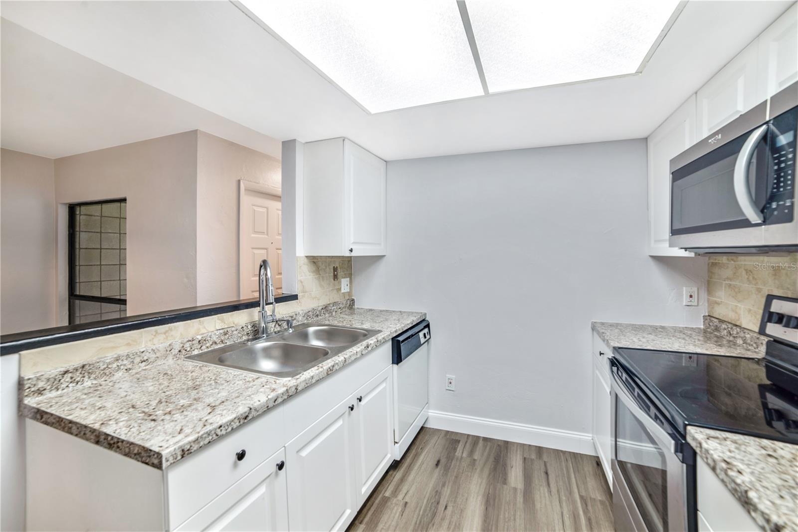 Image 19 of 31 For 4307 70th Terrace