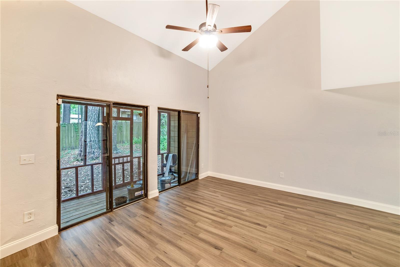 Image 21 of 31 For 4307 70th Terrace