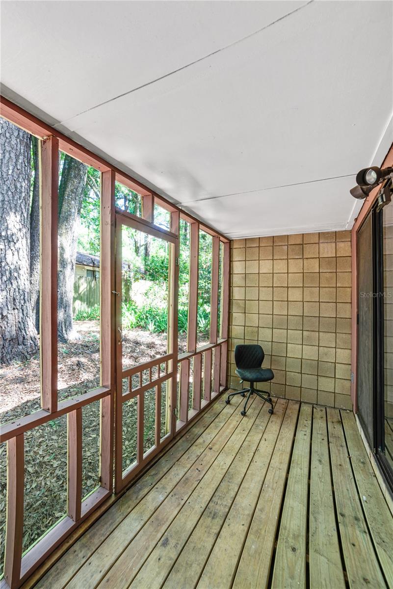 Image 28 of 31 For 4307 70th Terrace