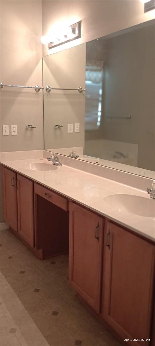 Image 16 of 23 For 1854 Sheralee Court