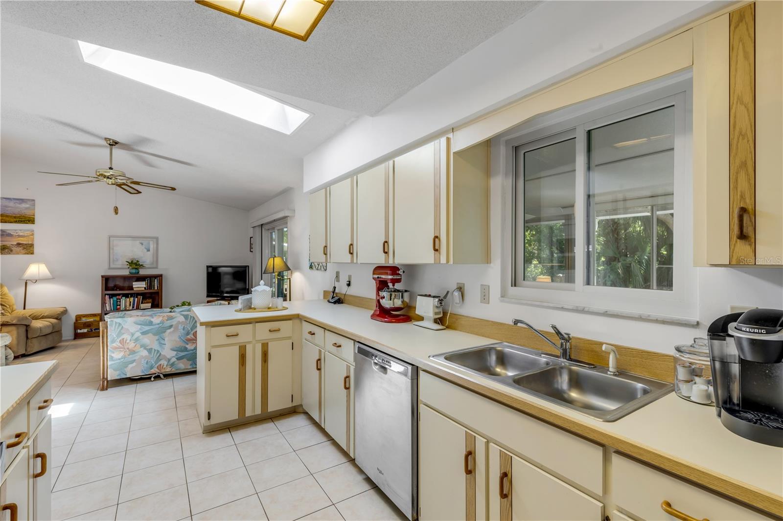 Image 12 of 52 For 1226 Justice Street