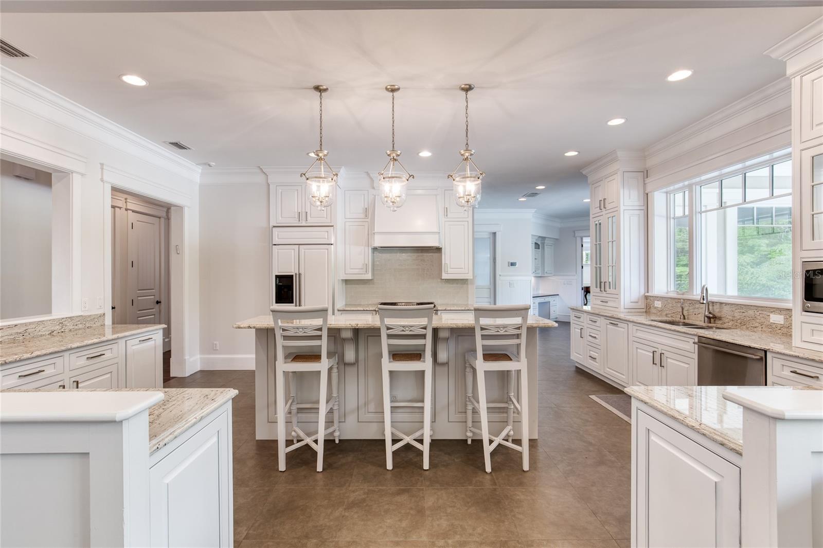 Listing photo id 20 for 230 Parrulli Drive