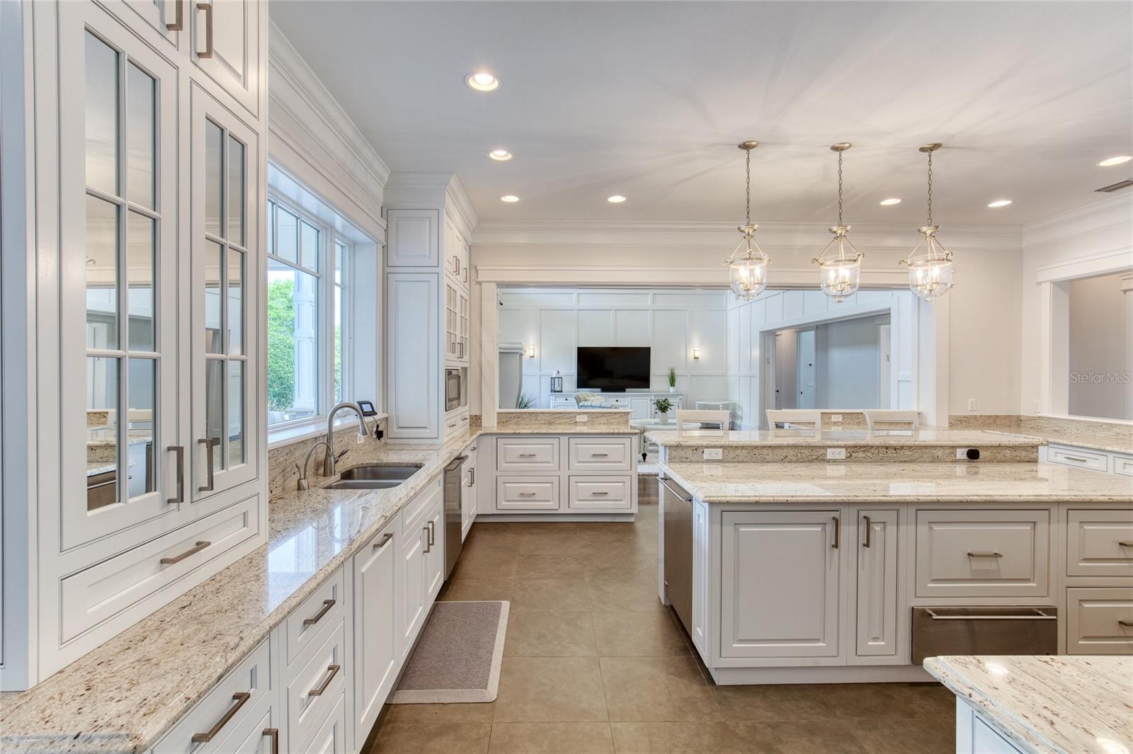 Listing photo id 23 for 230 Parrulli Drive