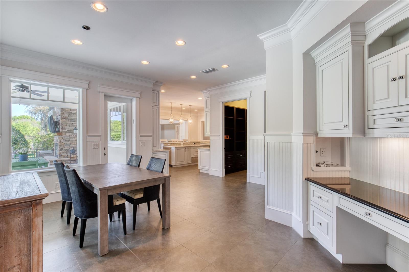 Listing photo id 28 for 230 Parrulli Drive