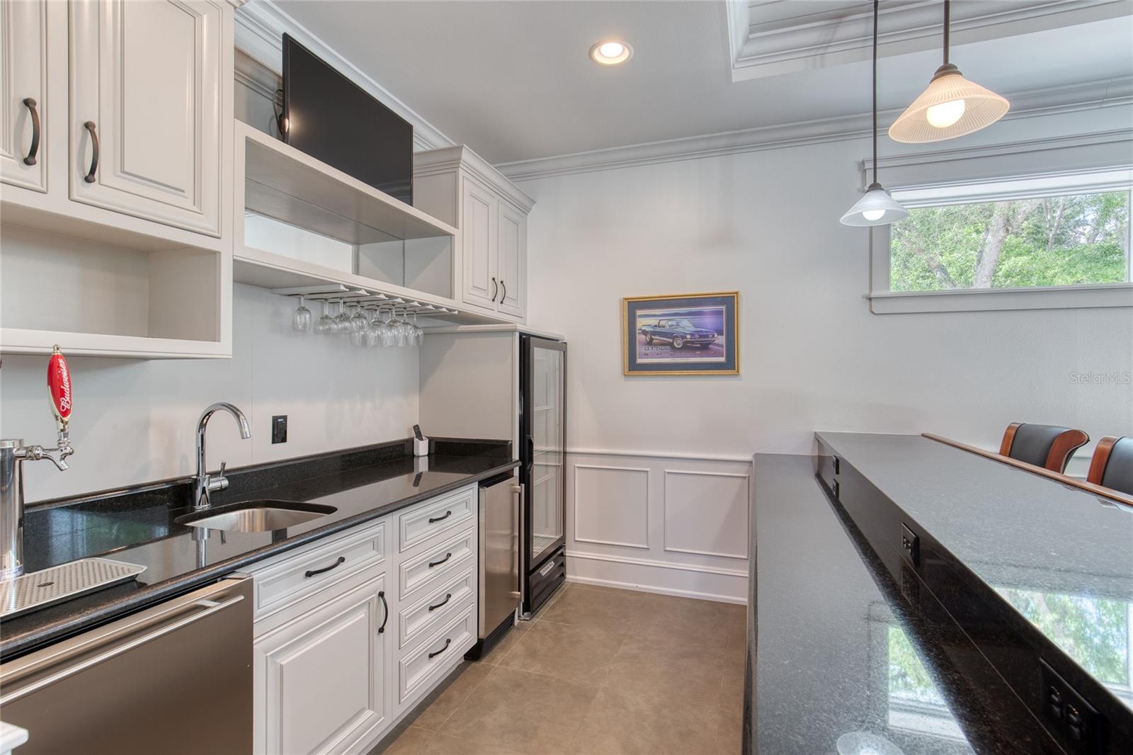 Listing photo id 31 for 230 Parrulli Drive