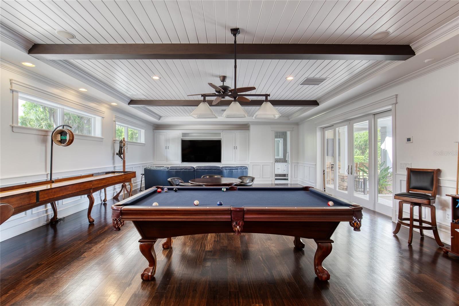 Listing photo id 32 for 230 Parrulli Drive