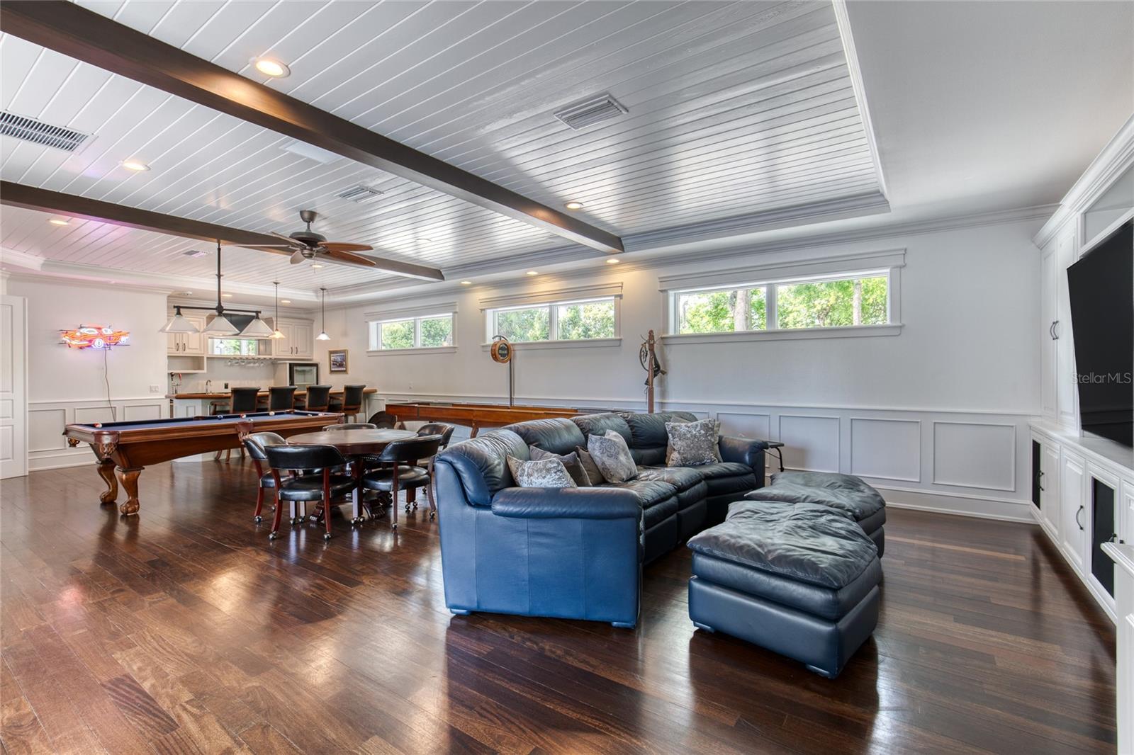 Listing photo id 34 for 230 Parrulli Drive