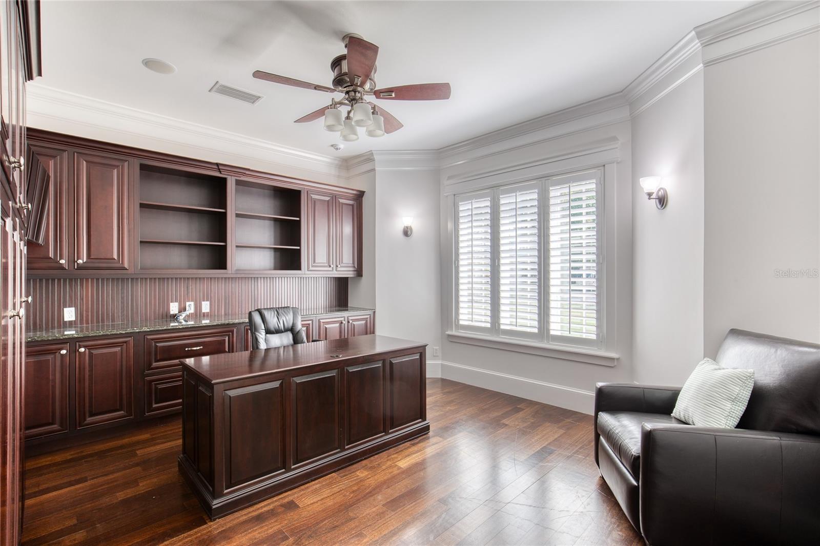 Listing photo id 37 for 230 Parrulli Drive