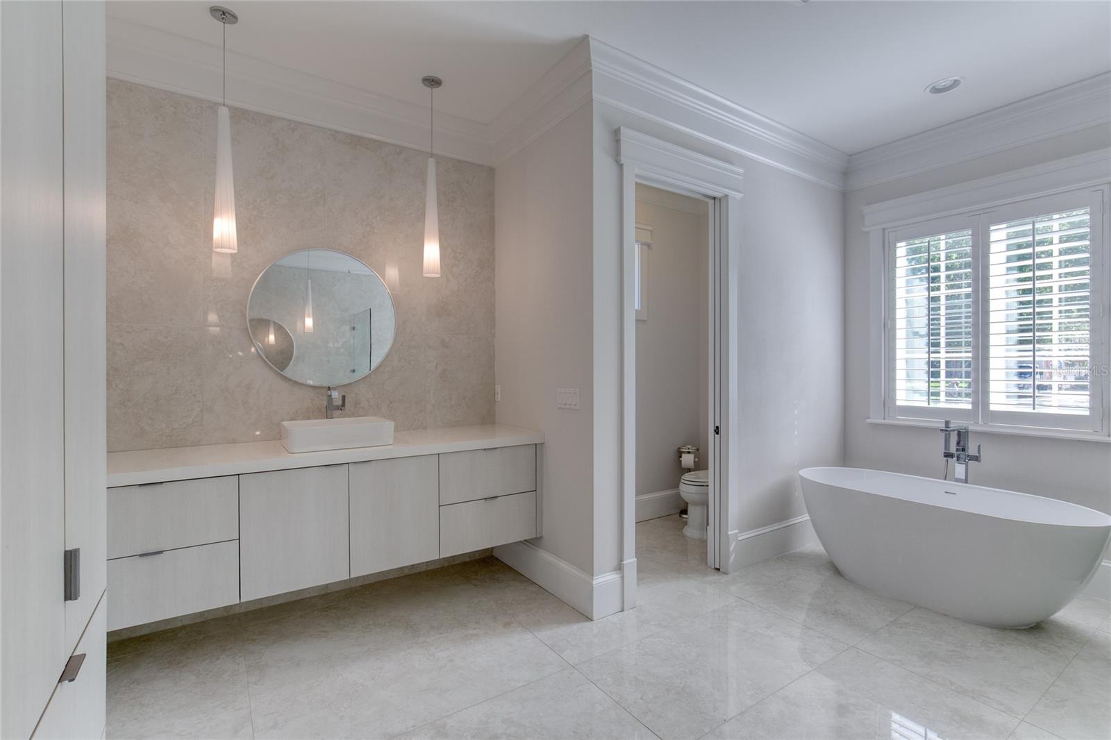 Listing photo id 41 for 230 Parrulli Drive