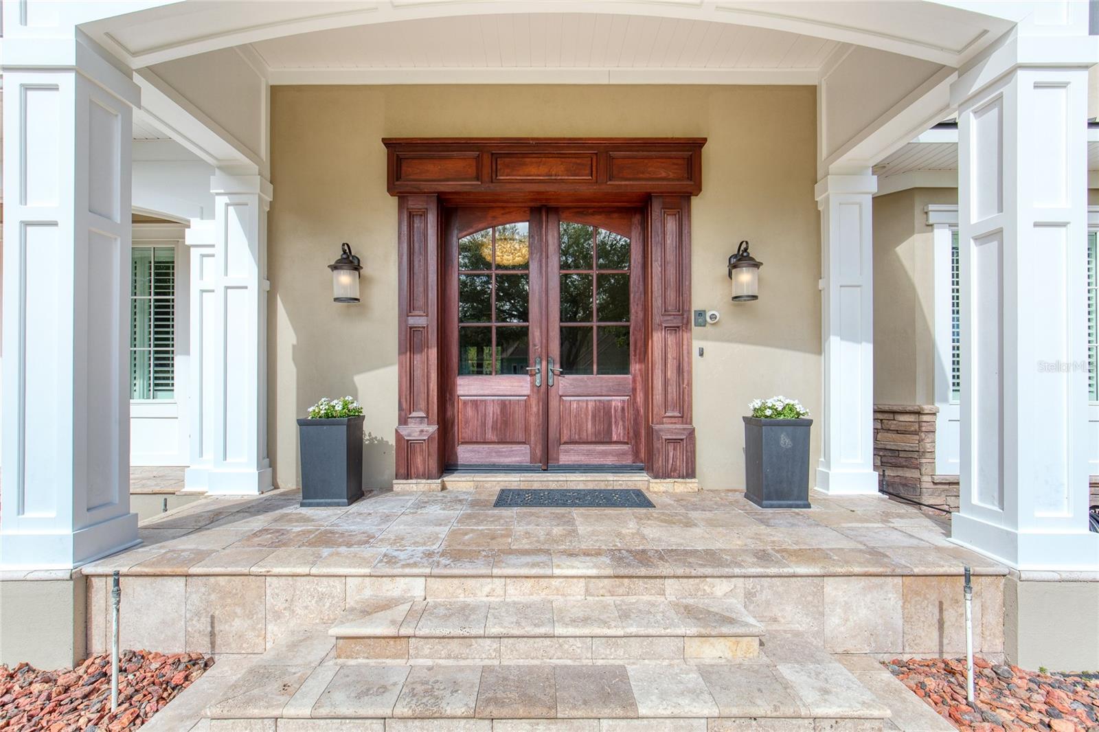 Listing photo id 3 for 230 Parrulli Drive