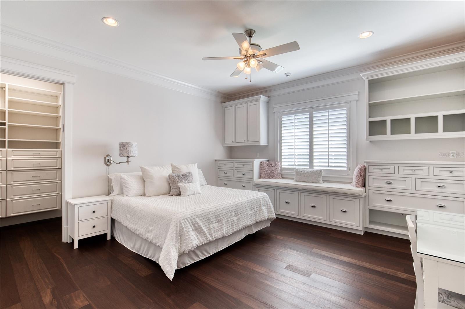 Listing photo id 56 for 230 Parrulli Drive