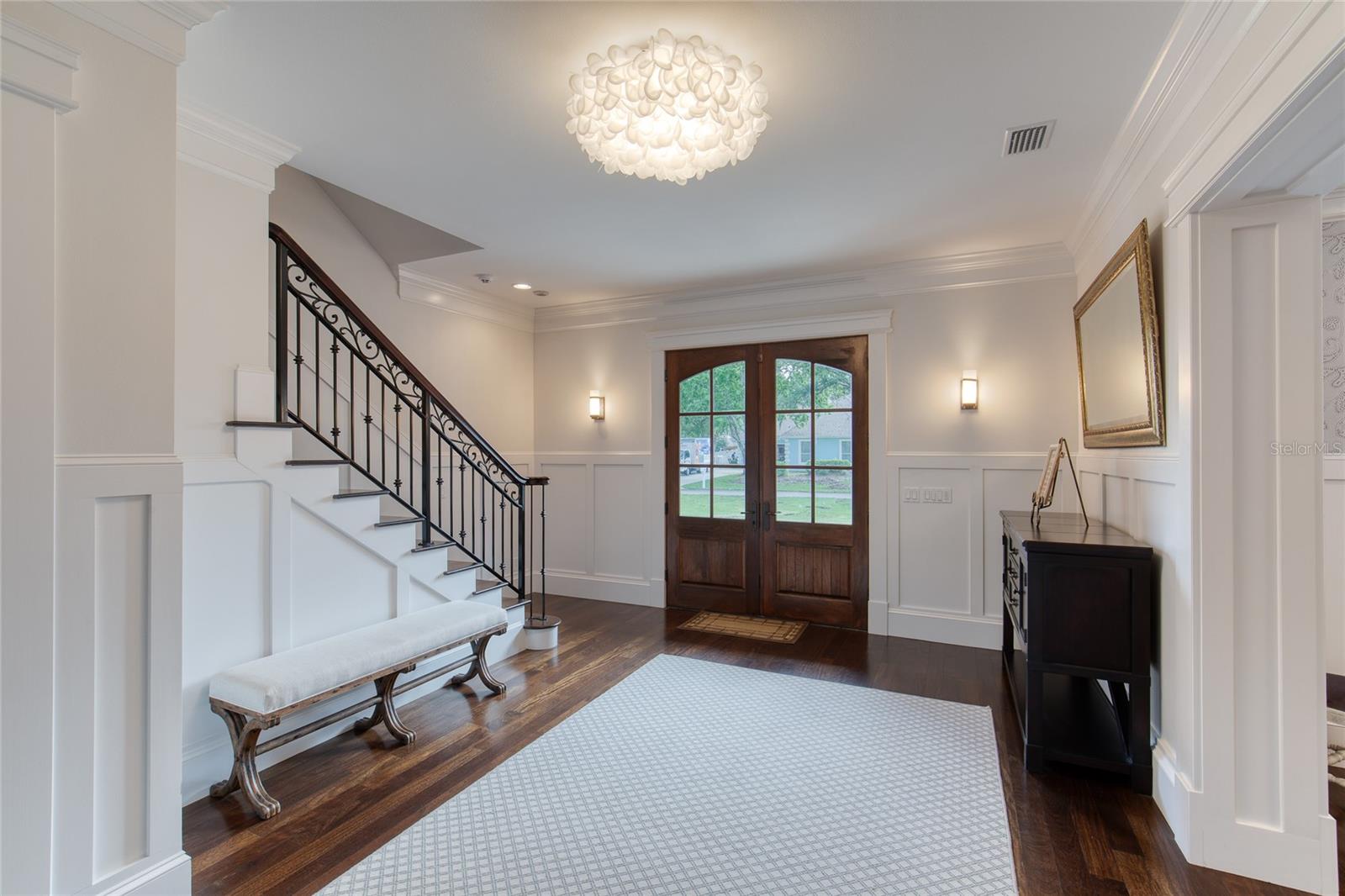 Listing photo id 5 for 230 Parrulli Drive