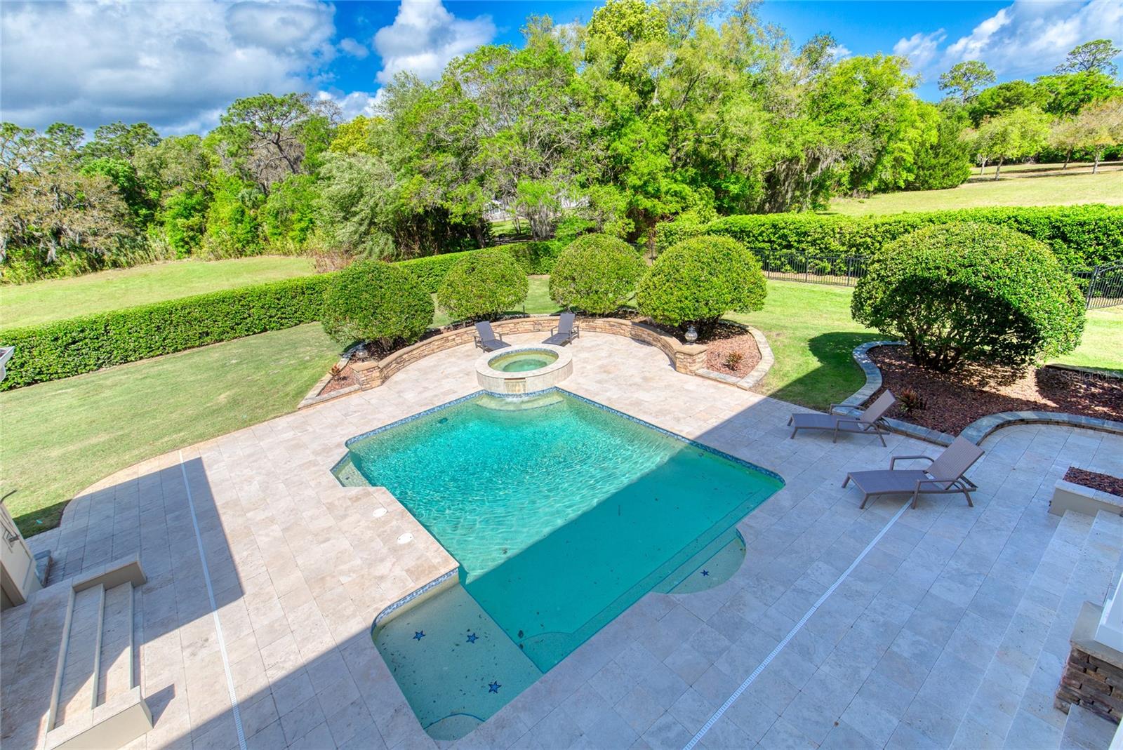 Listing photo id 70 for 230 Parrulli Drive