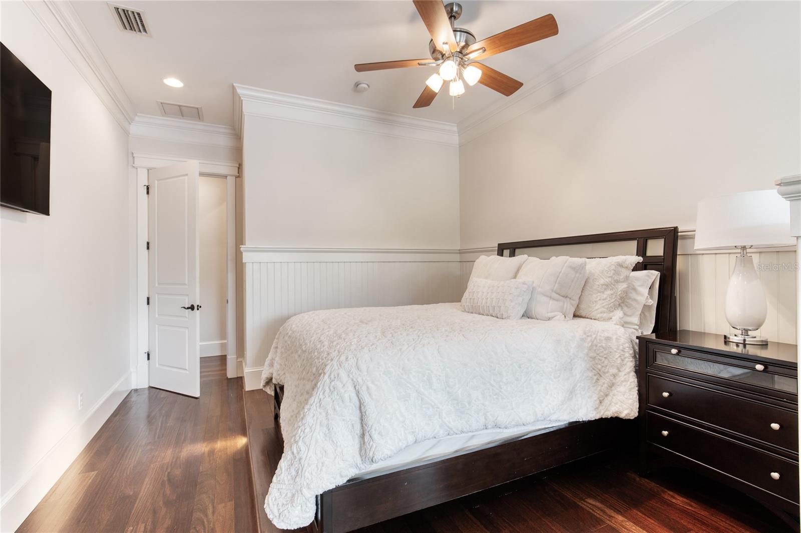 Listing photo id 73 for 230 Parrulli Drive