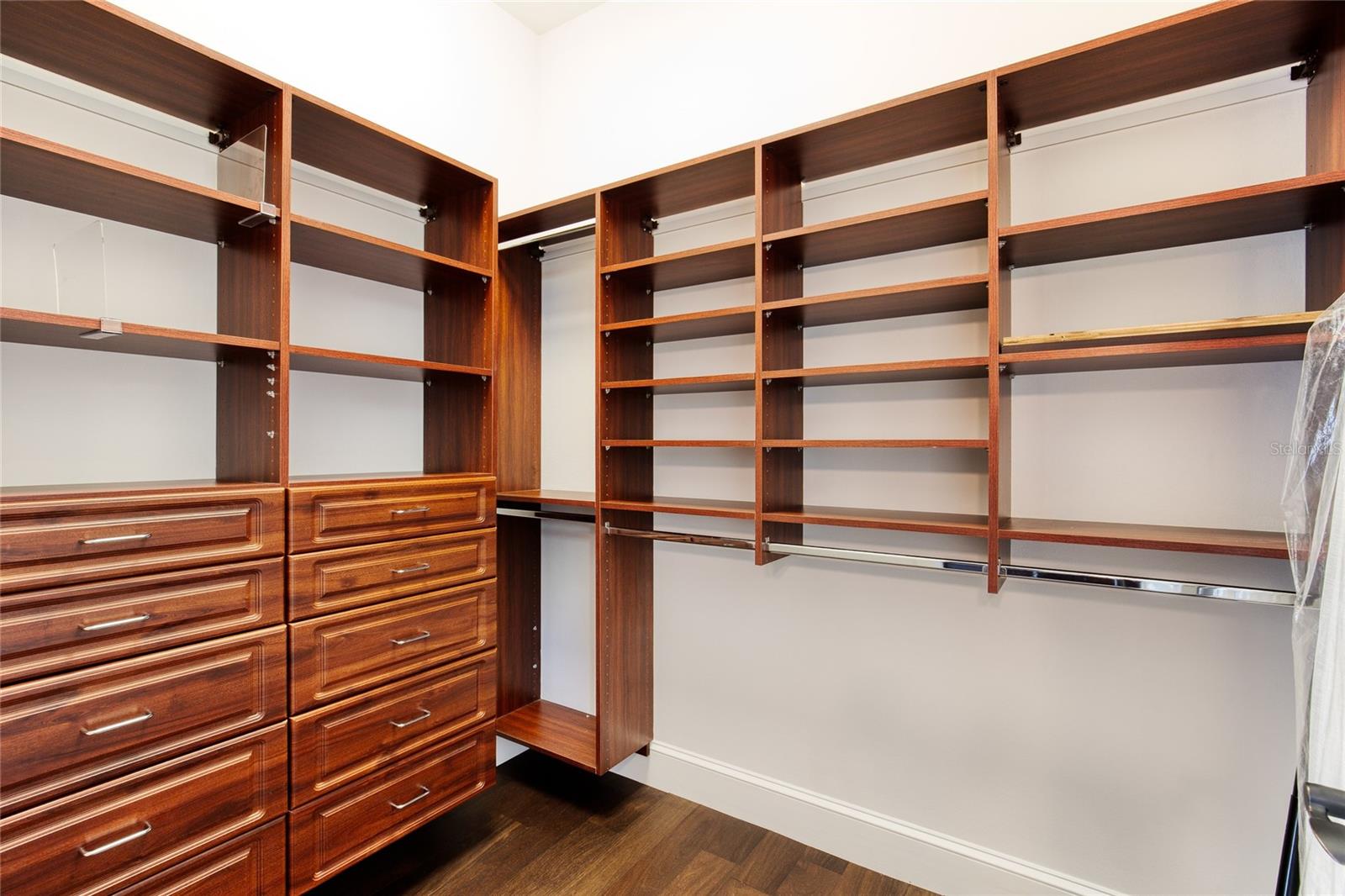 Listing photo id 76 for 230 Parrulli Drive