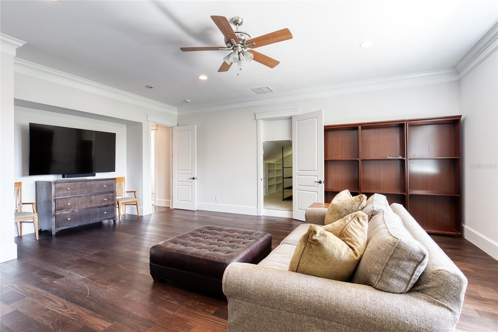 Listing photo id 79 for 230 Parrulli Drive