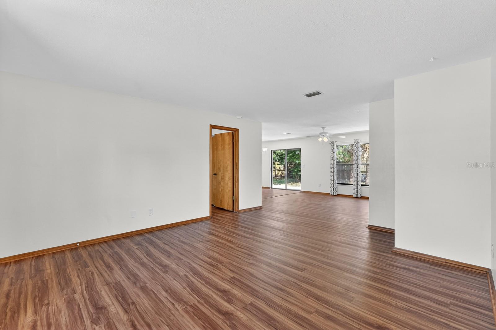 Image 10 of 48 For 1117 Viking Drive