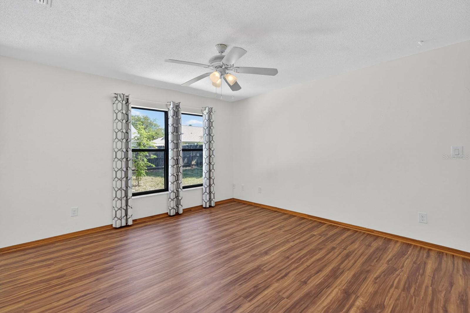 Image 12 of 48 For 1117 Viking Drive