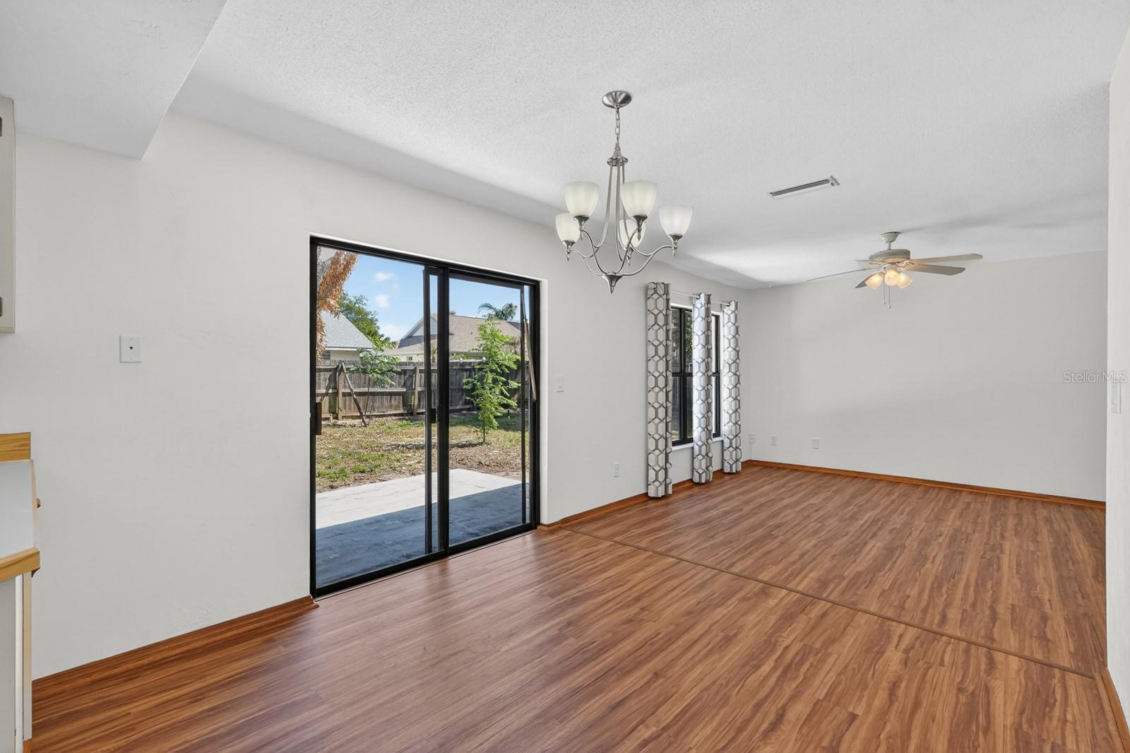 Image 14 of 48 For 1117 Viking Drive