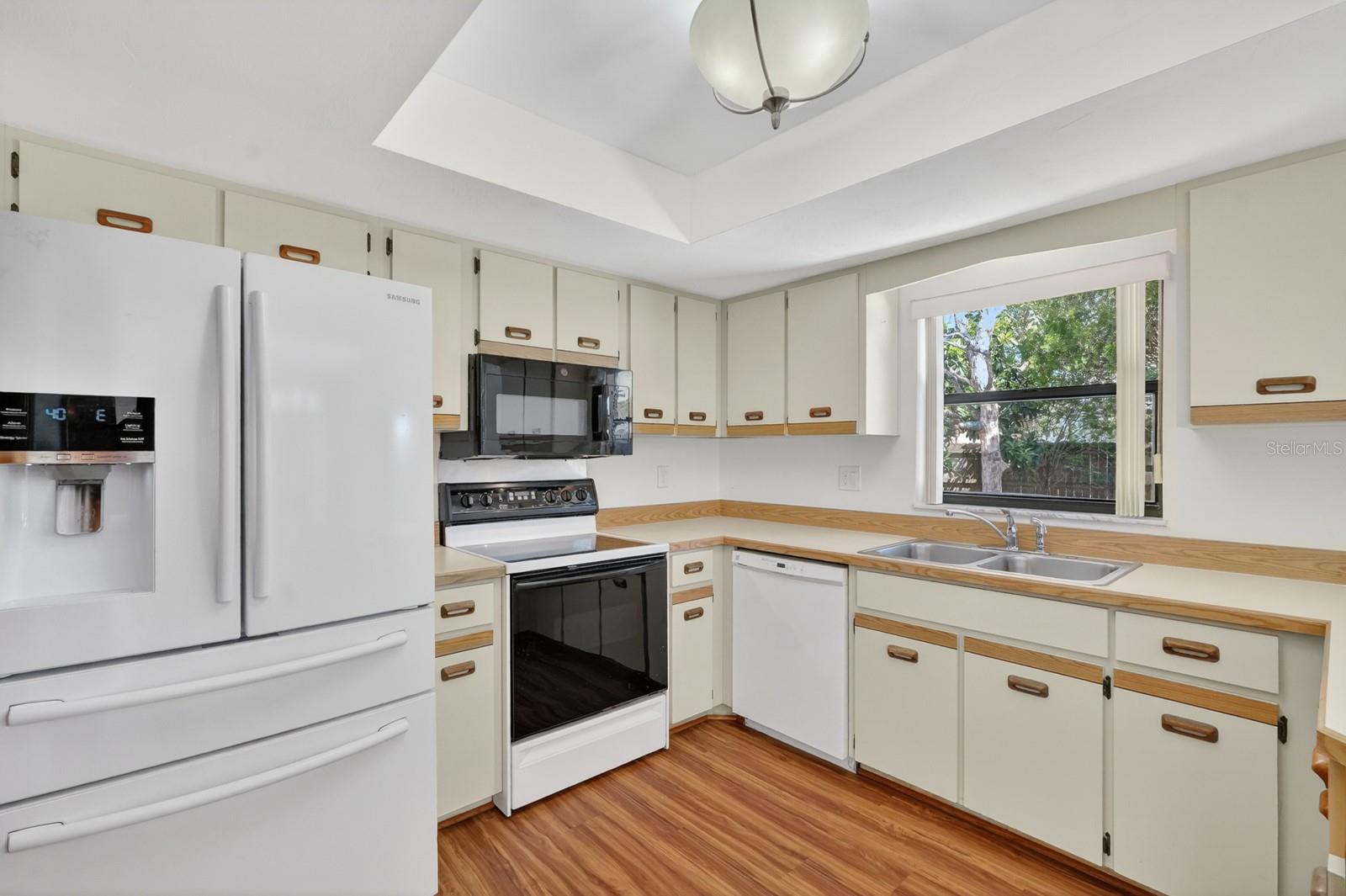 Image 18 of 48 For 1117 Viking Drive