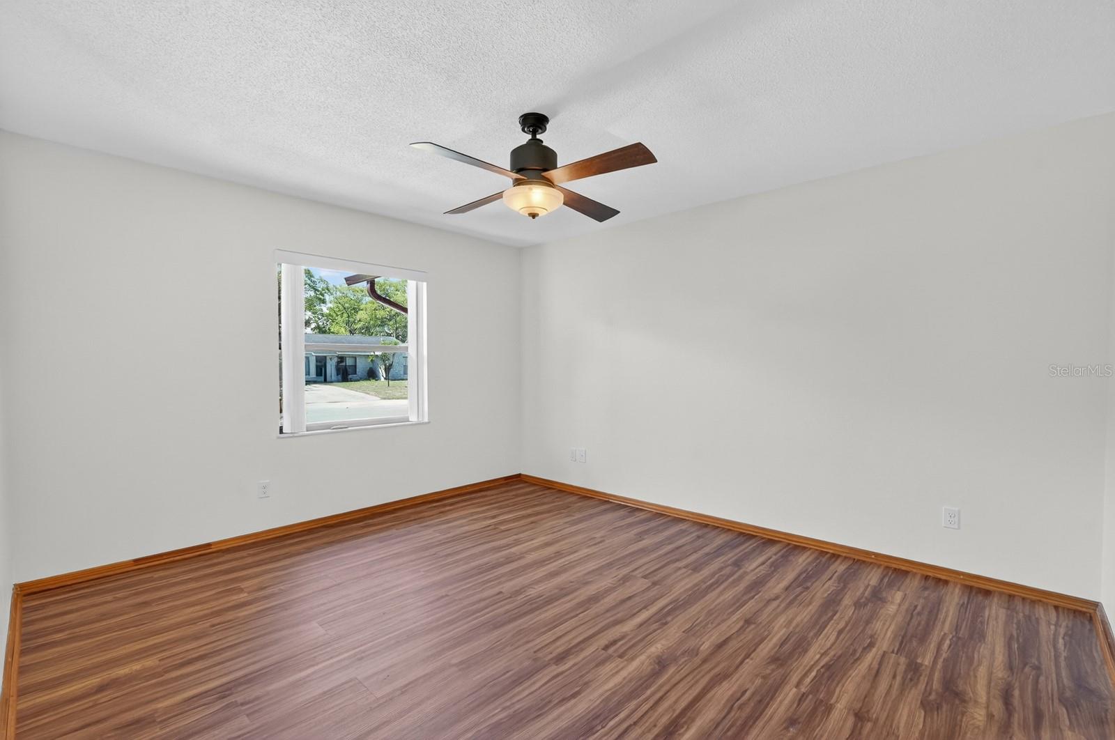 Image 19 of 48 For 1117 Viking Drive