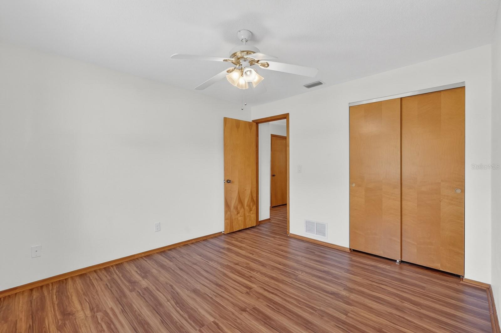 Image 20 of 48 For 1117 Viking Drive