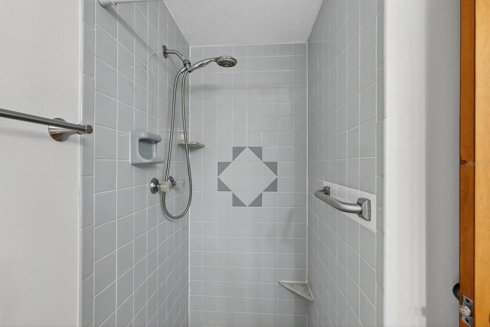 Image 22 of 48 For 1117 Viking Drive