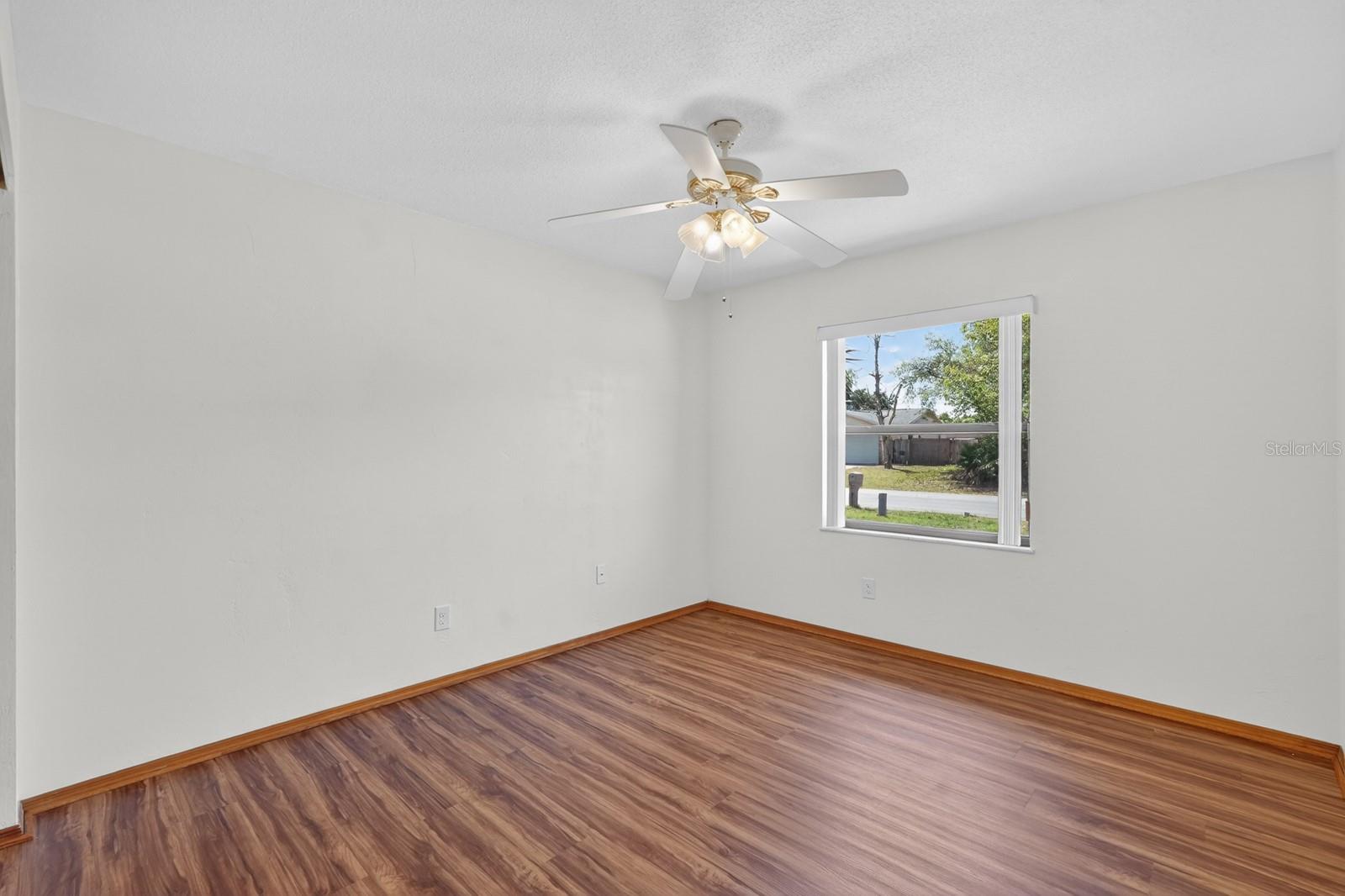 Image 23 of 48 For 1117 Viking Drive