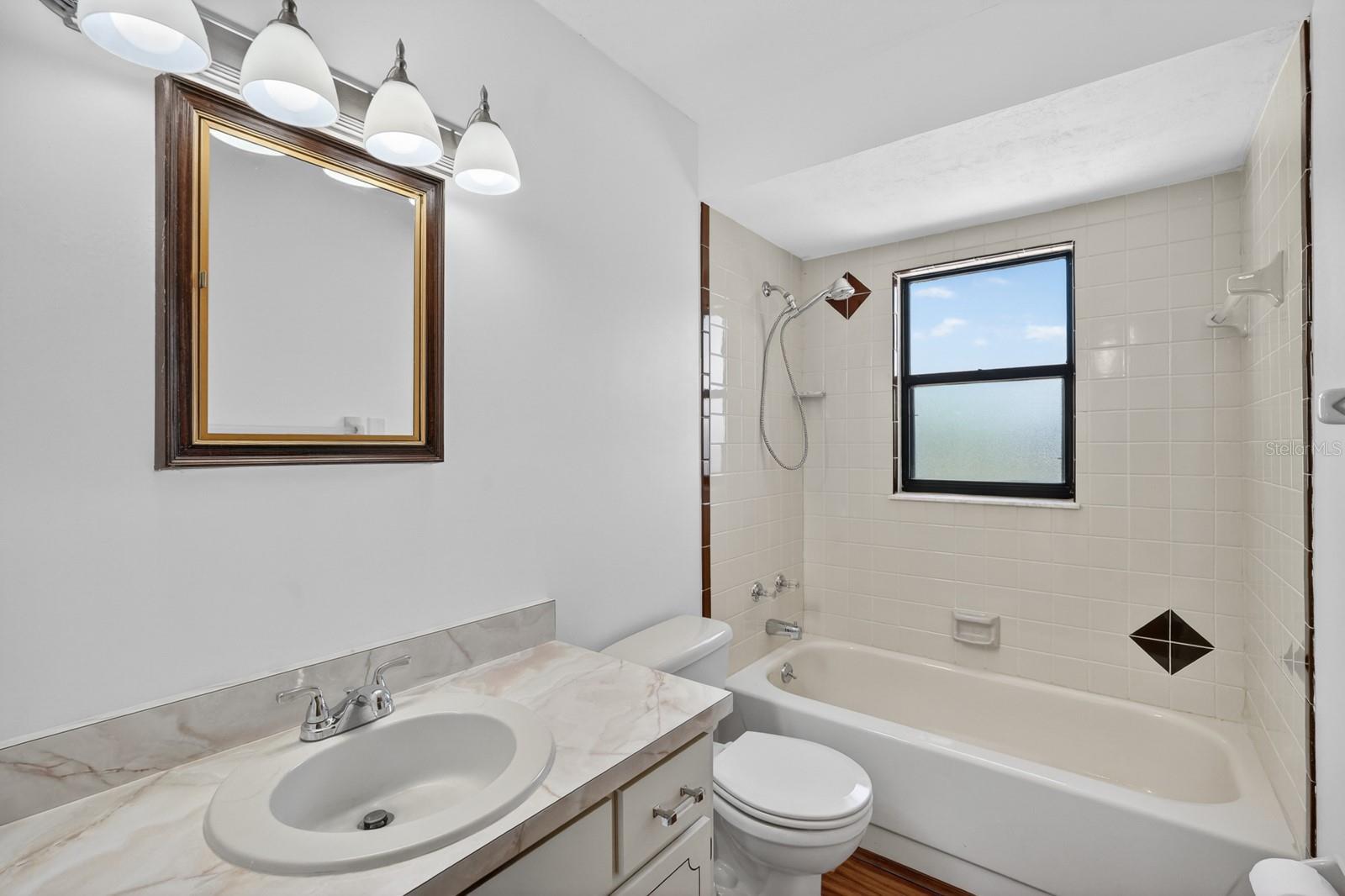 Image 25 of 48 For 1117 Viking Drive