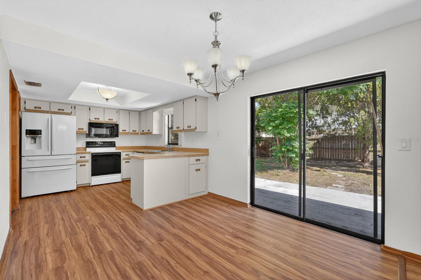 Image 5 of 48 For 1117 Viking Drive