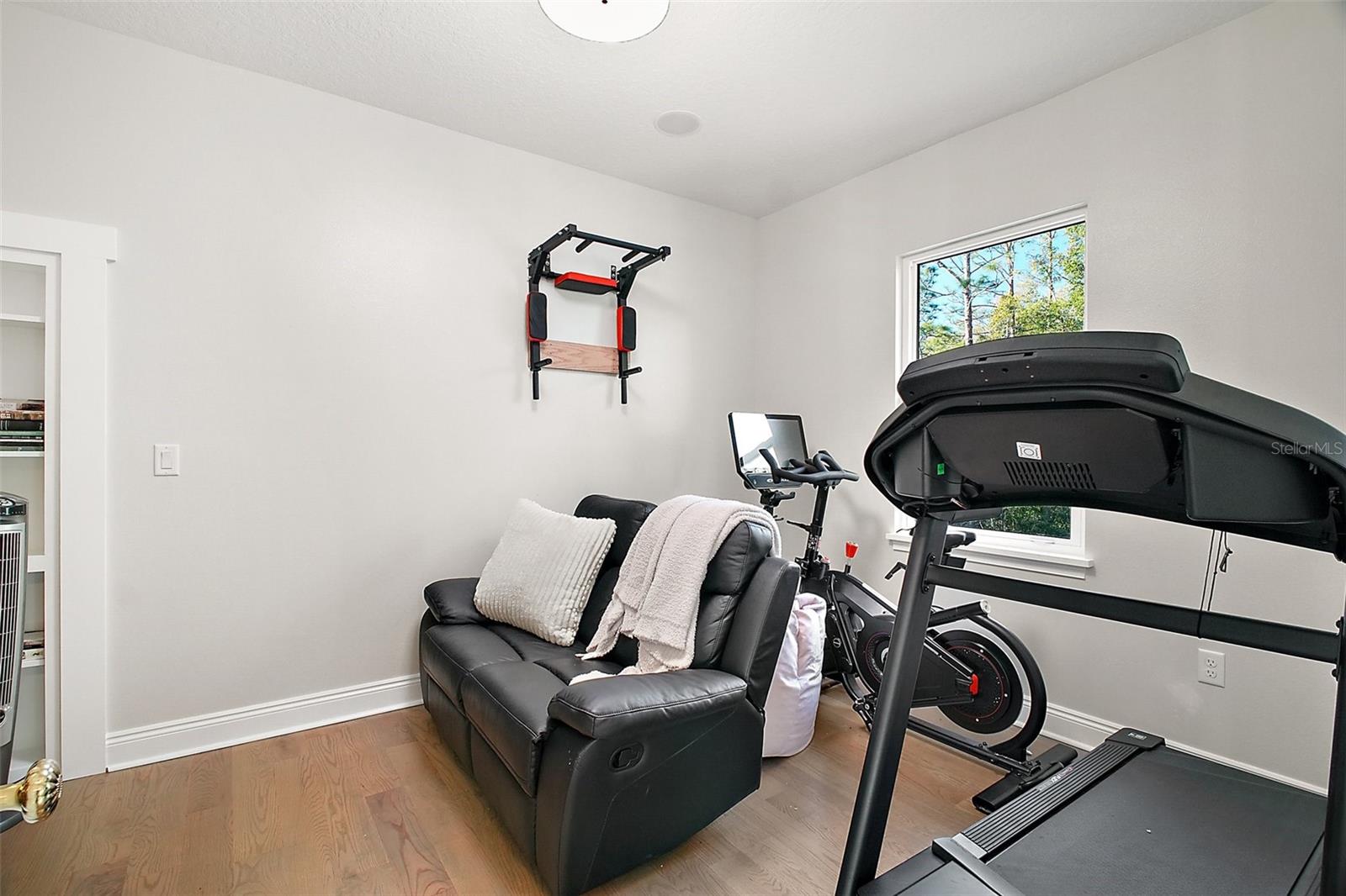 Image 22 of 41 For 1933 S Farm Road