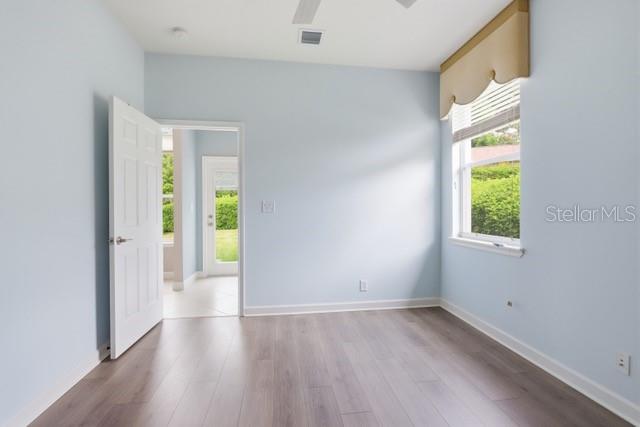 Image 7 of 22 For 312 Lake Victoria Circle