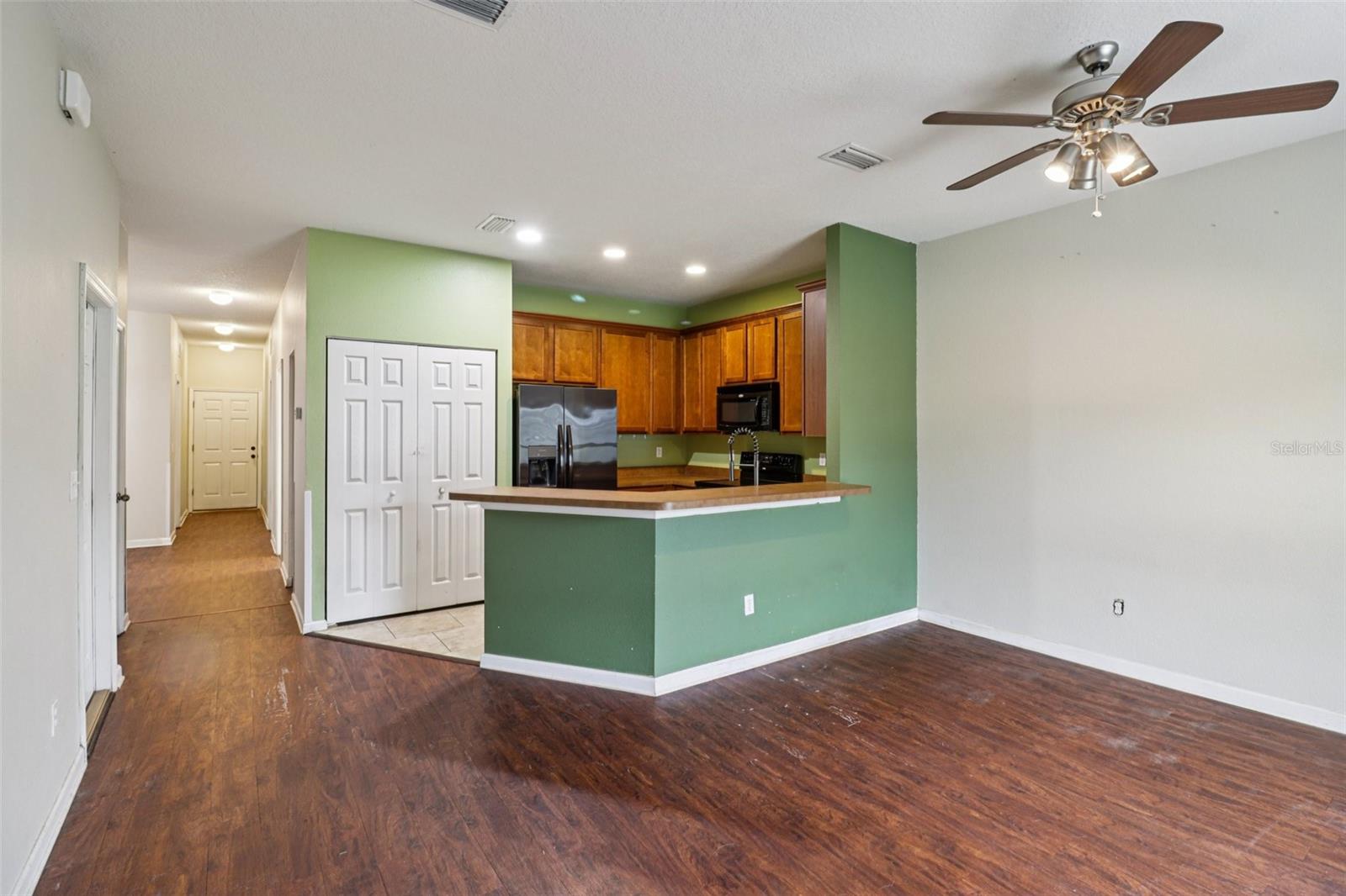 Image 6 of 19 For 1994 Yellowfin Drive