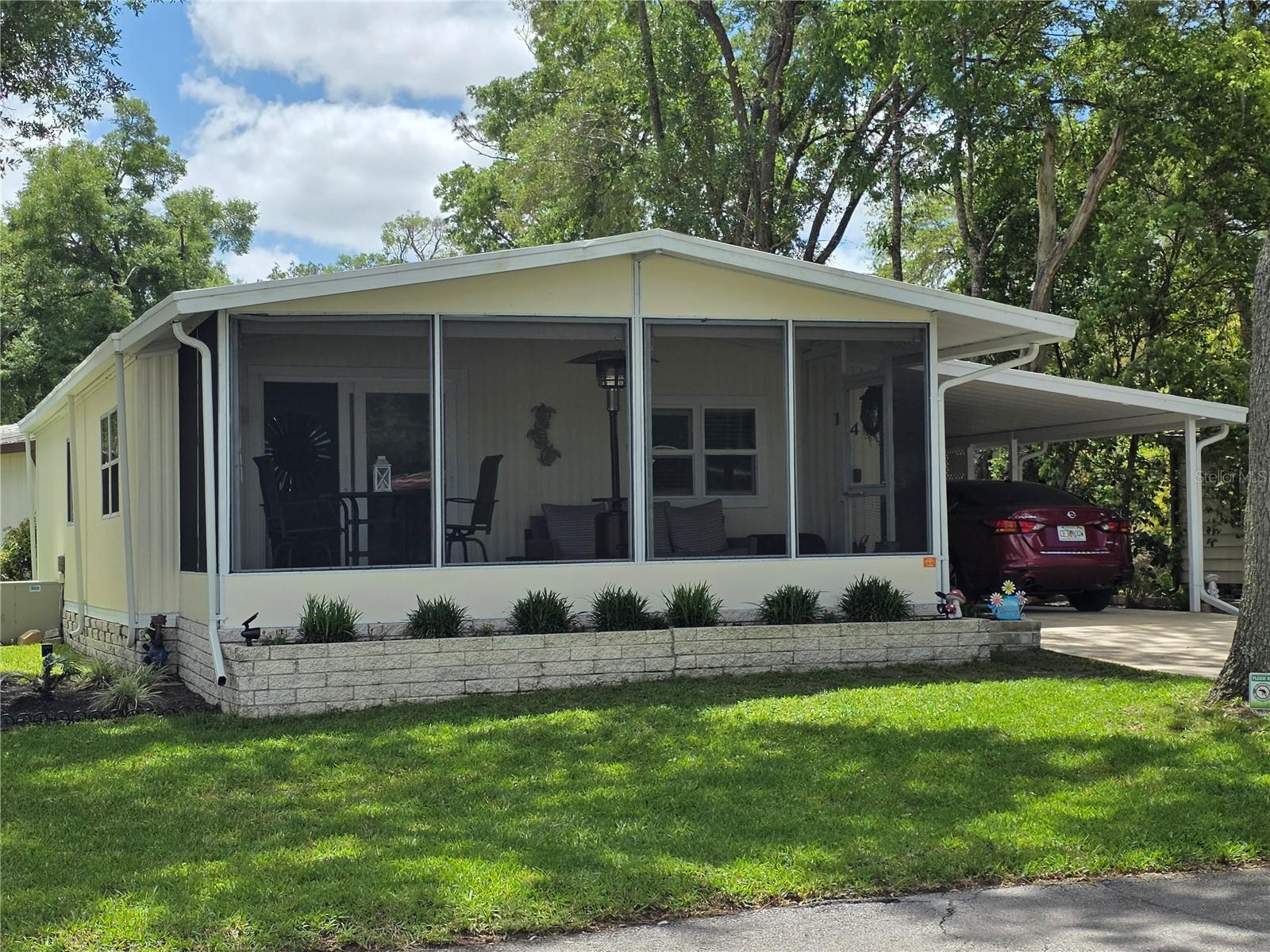 Listing Details for 154 Oakleaf Circle, DELAND, FL 32724