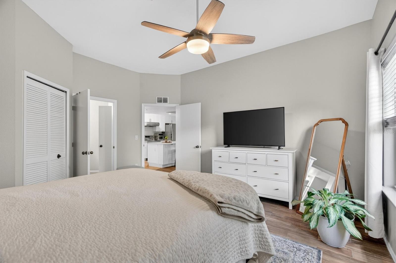 Image 13 of 45 For 417 Summit Ridge Place 213