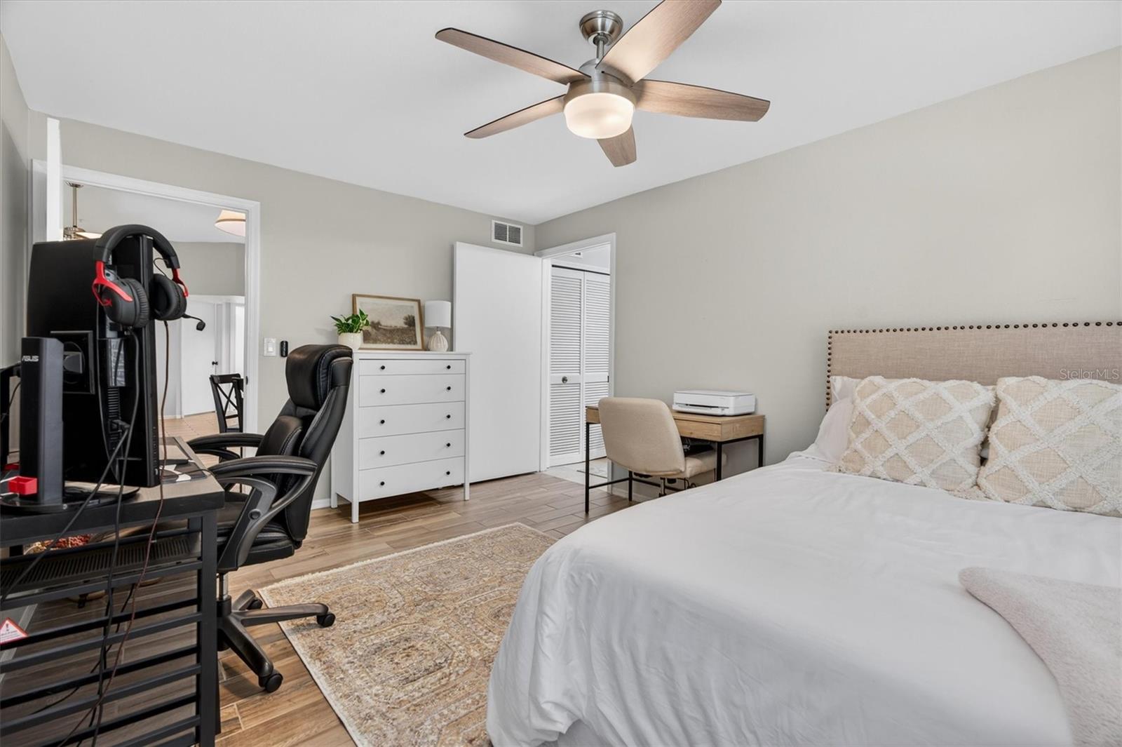 Image 27 of 45 For 417 Summit Ridge Place 213