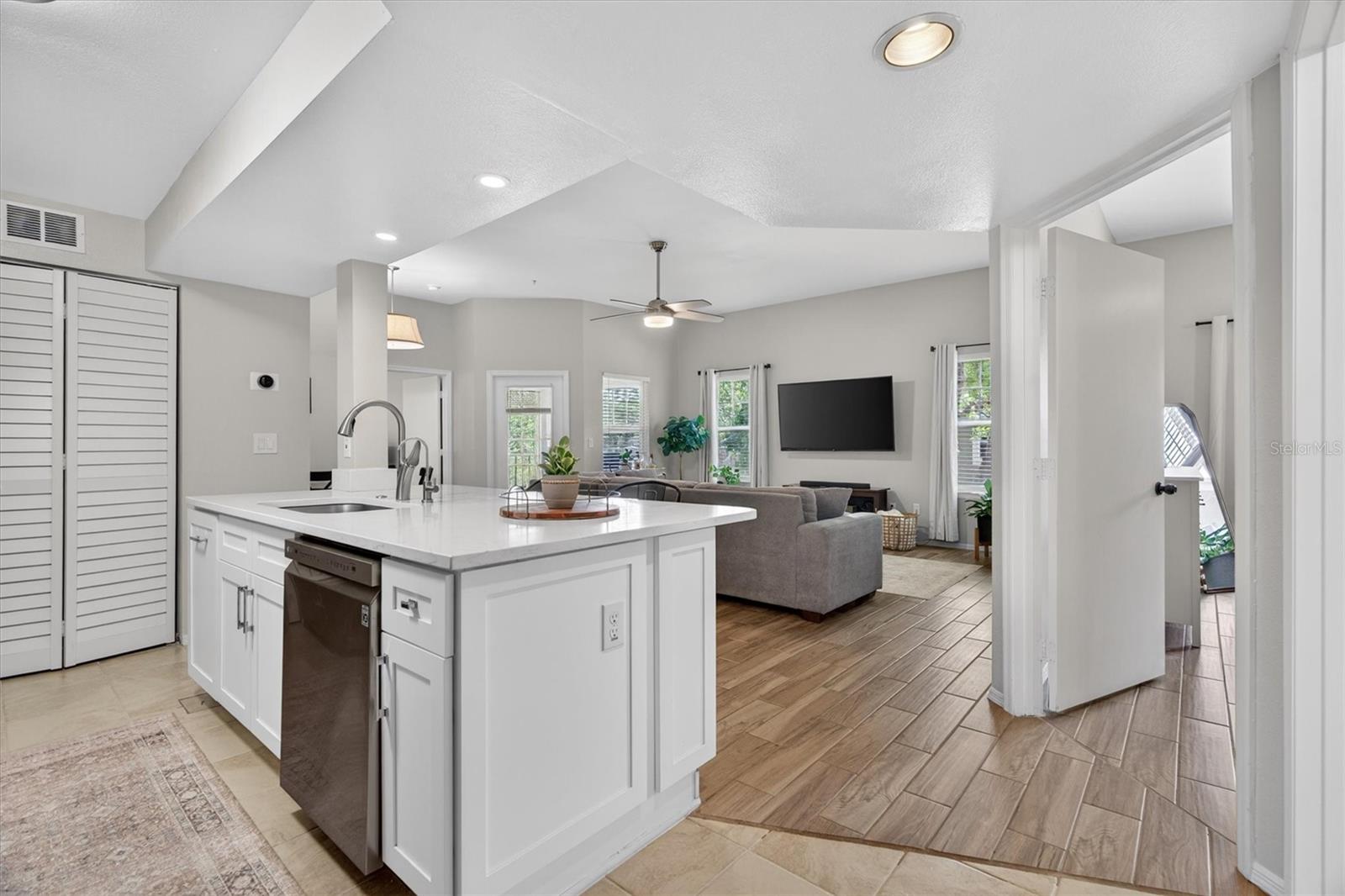 Image 5 of 45 For 417 Summit Ridge Place 213