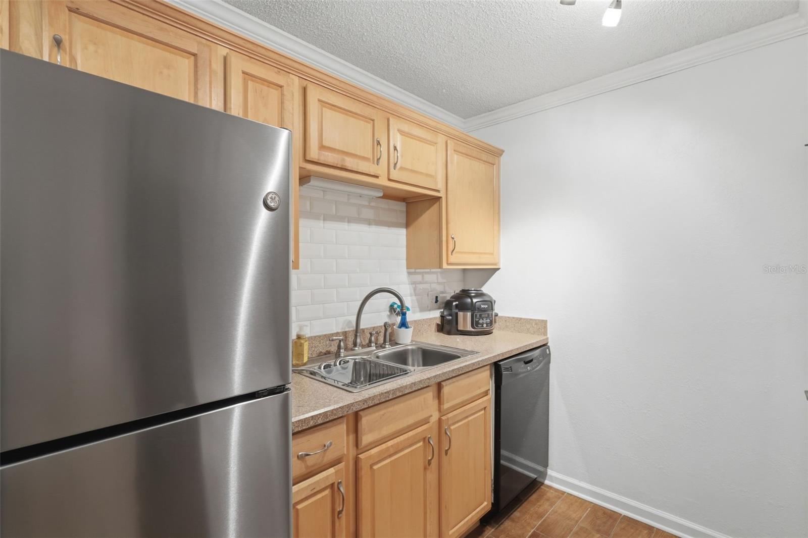 Image 12 of 22 For 1600 Big Tree Road G7