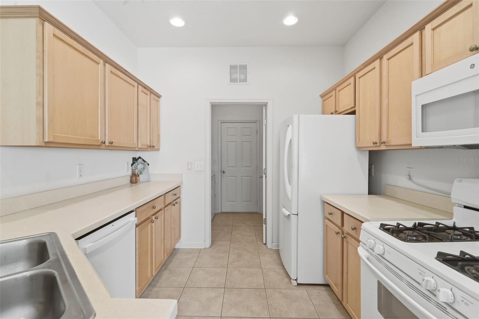 Image 16 of 44 For 115 Avenham Drive