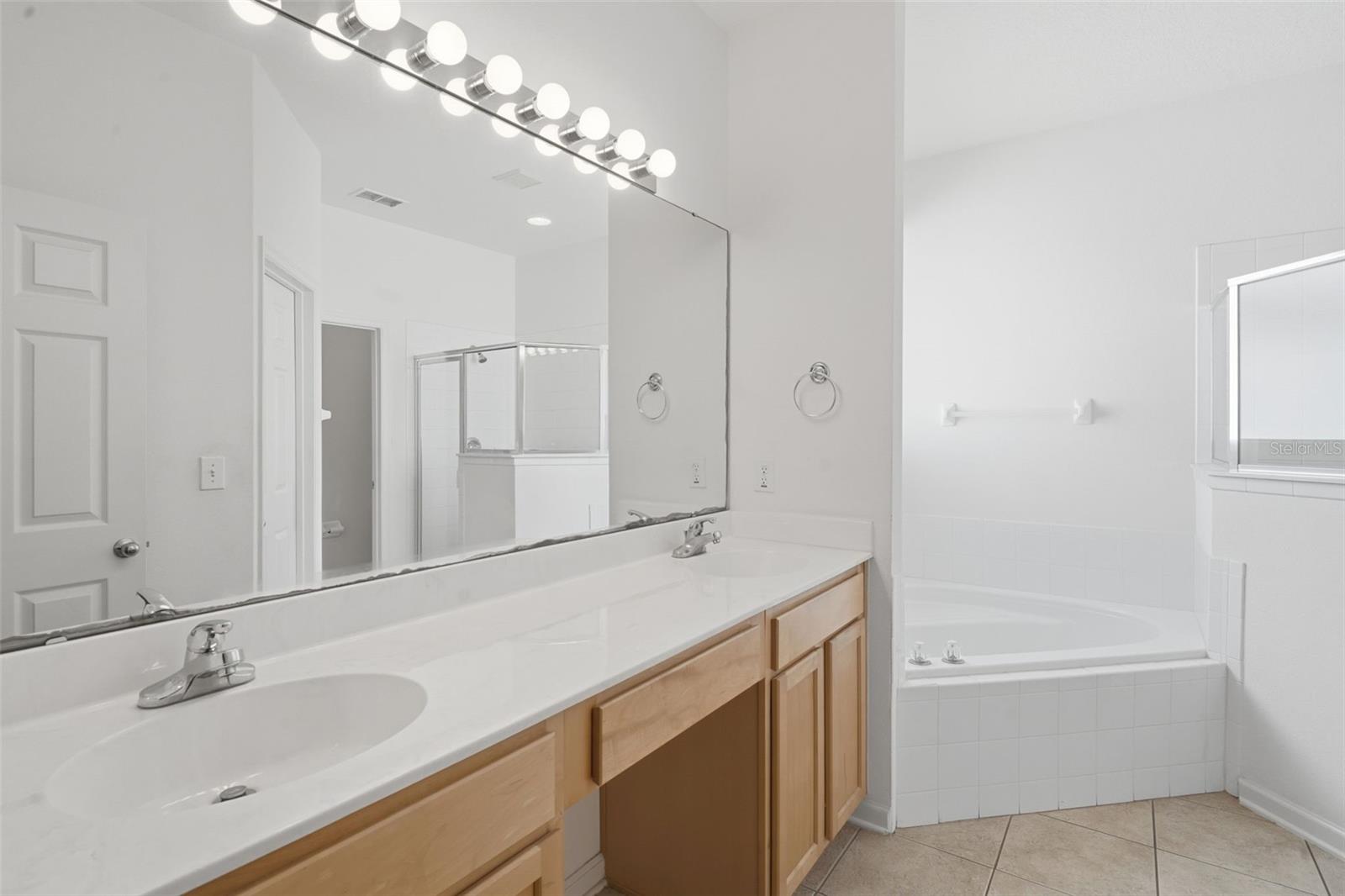 Image 22 of 44 For 115 Avenham Drive