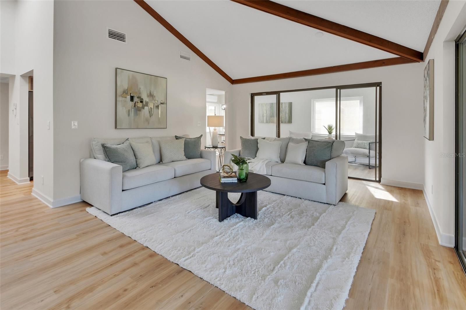 Image 12 of 47 For 136 Turnberry Circle