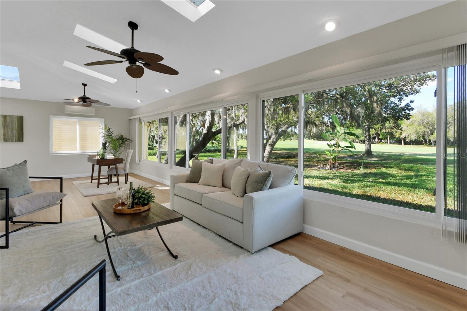 Image 16 of 47 For 136 Turnberry Circle