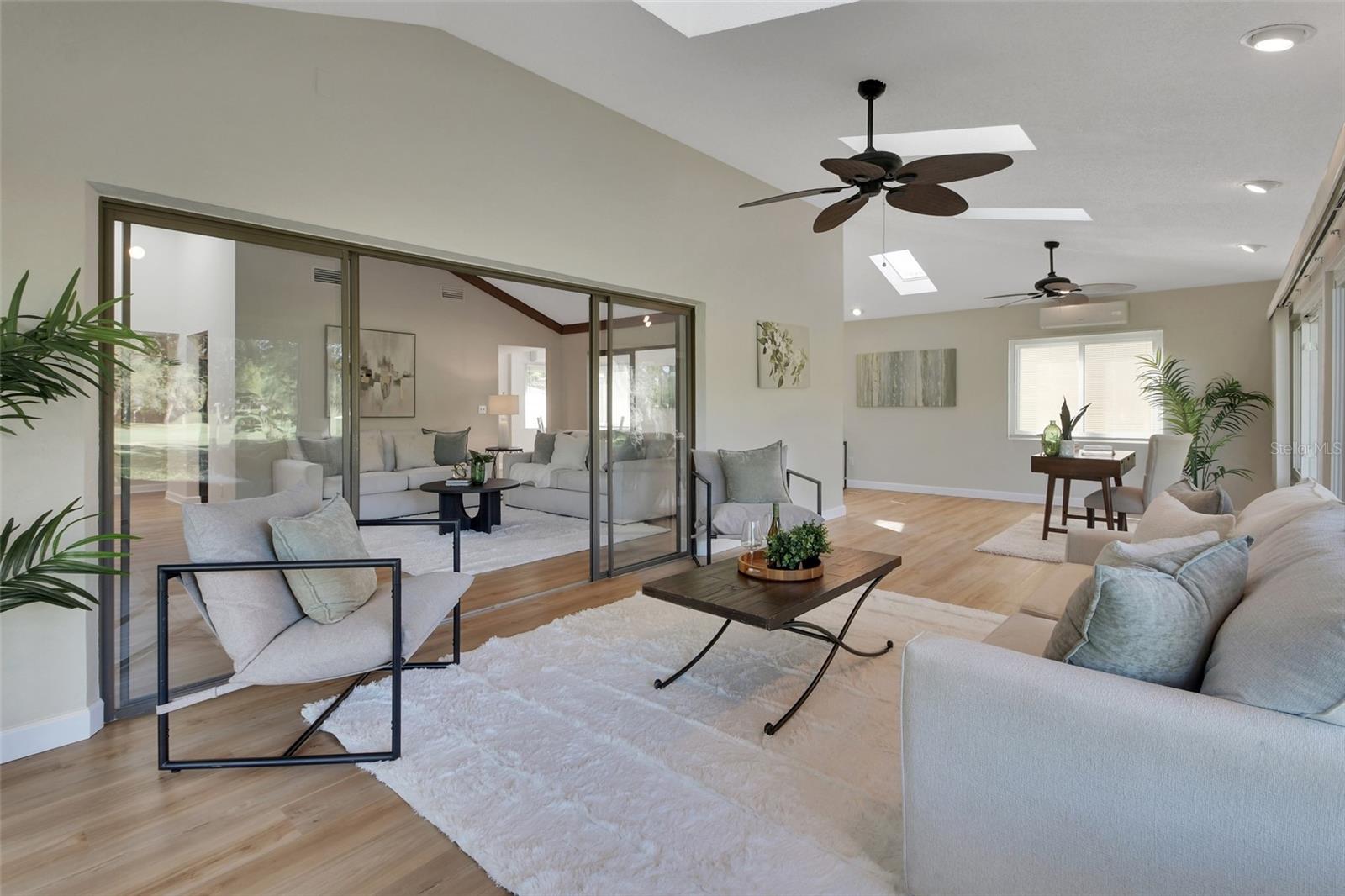 Image 17 of 47 For 136 Turnberry Circle