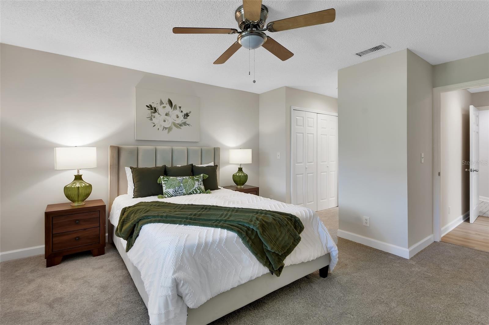 Image 22 of 47 For 136 Turnberry Circle