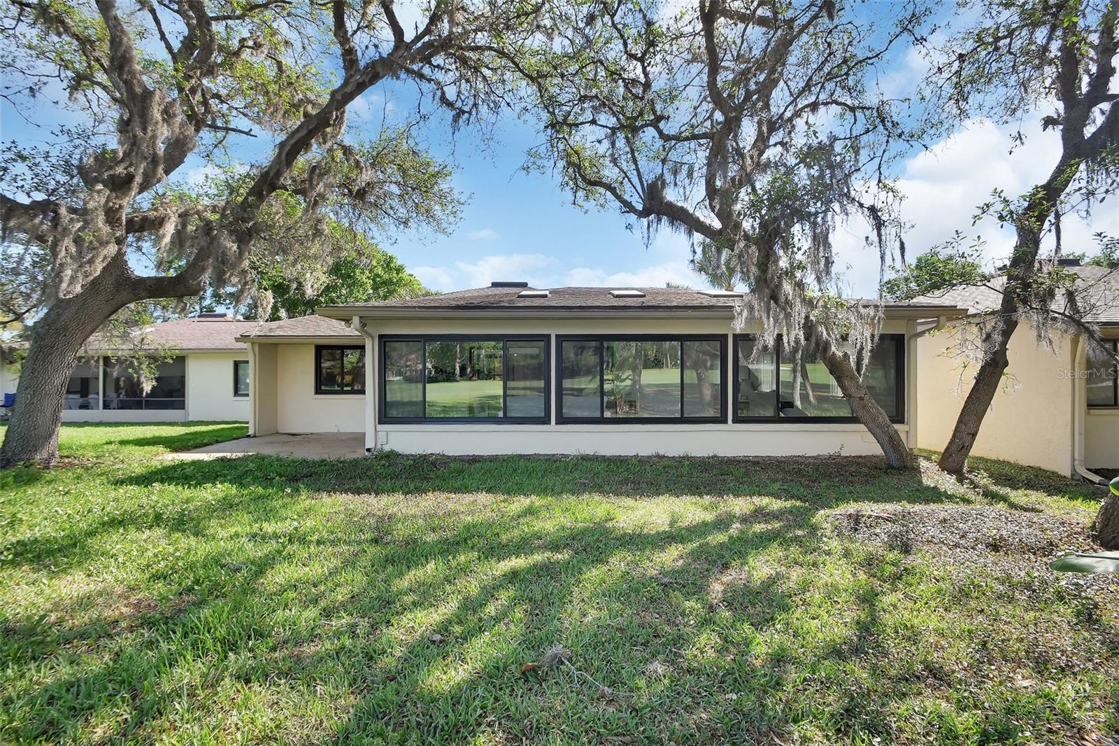 Image 34 of 47 For 136 Turnberry Circle