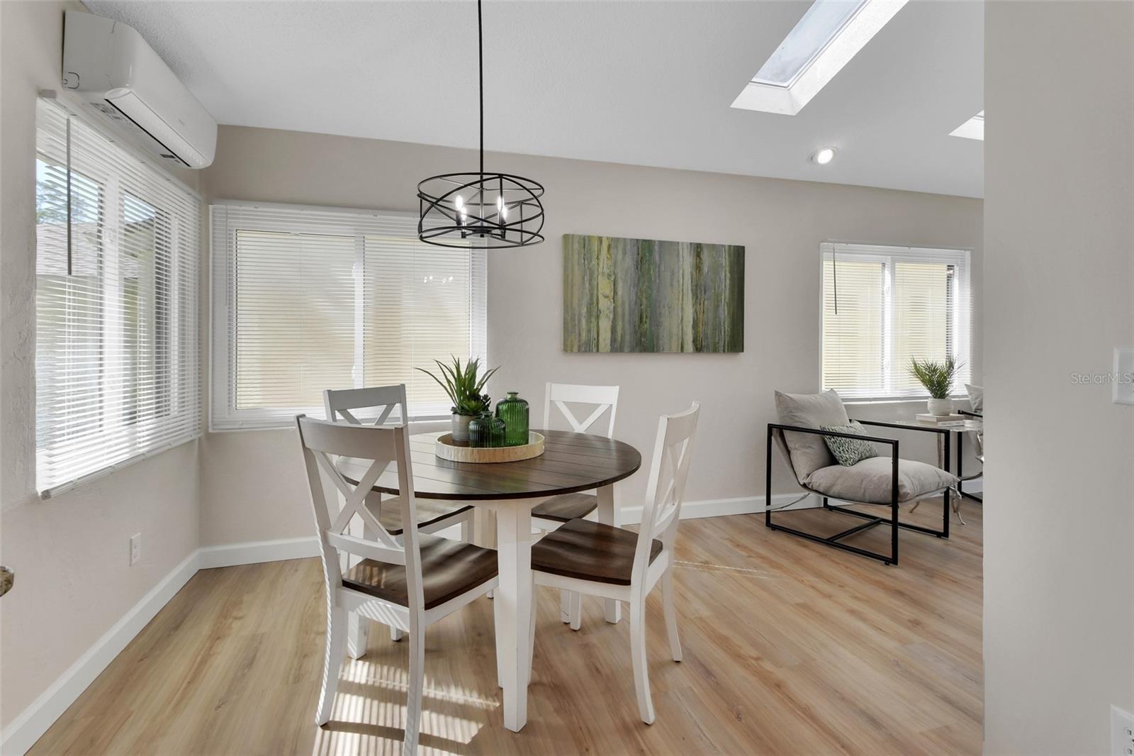 Image 9 of 47 For 136 Turnberry Circle