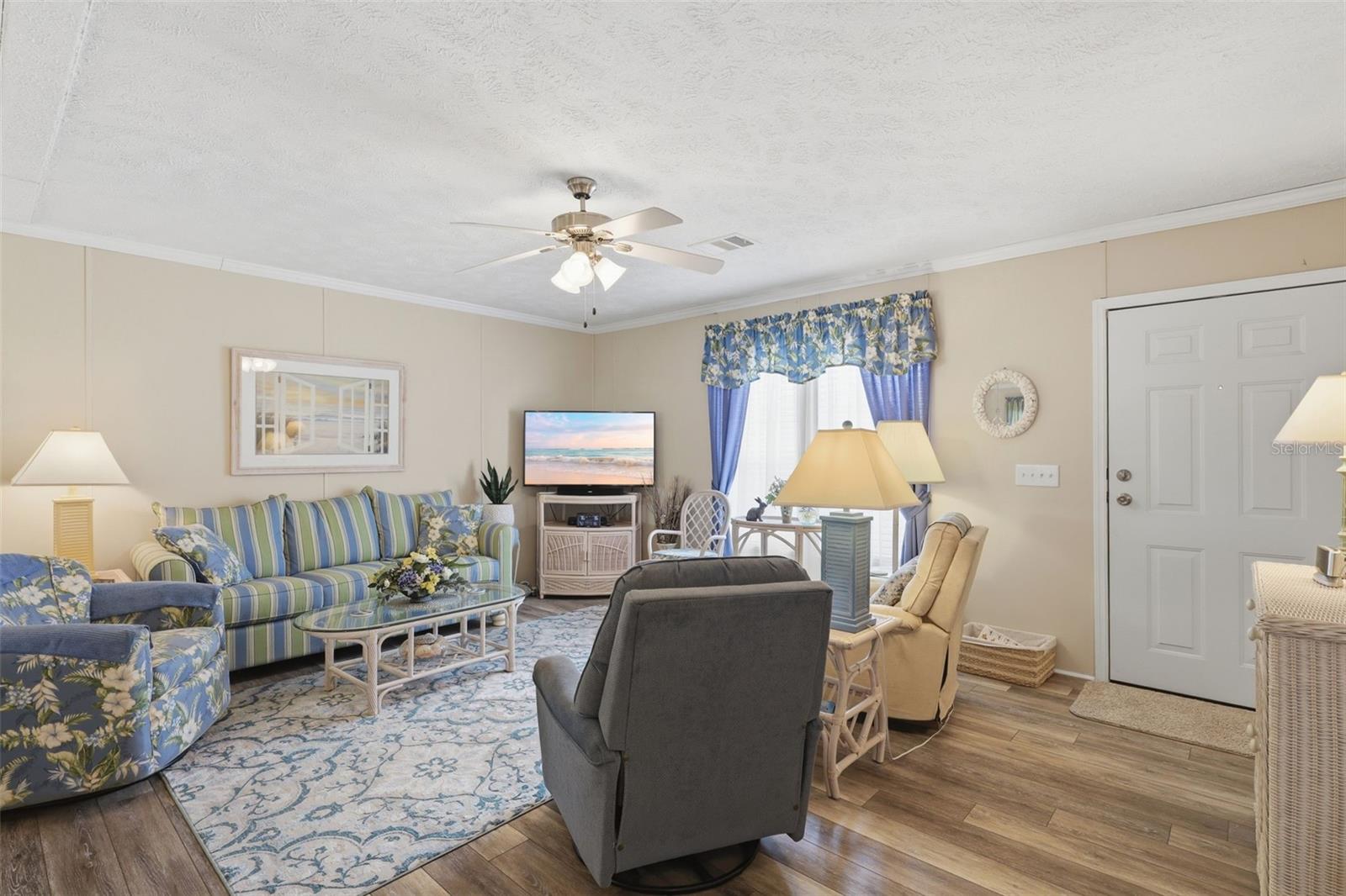 Image 10 of 38 For 373 Dolores Boulevard